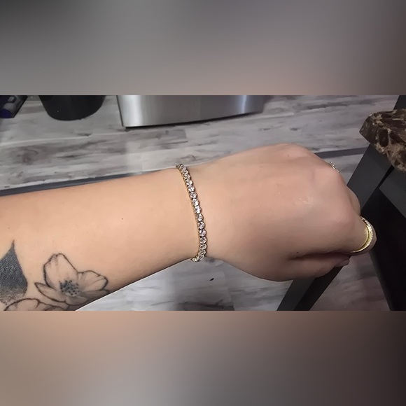 Louise Carter Gold Tennis Bracelet 100% waterproof Jewelry - Picture 5 of 7